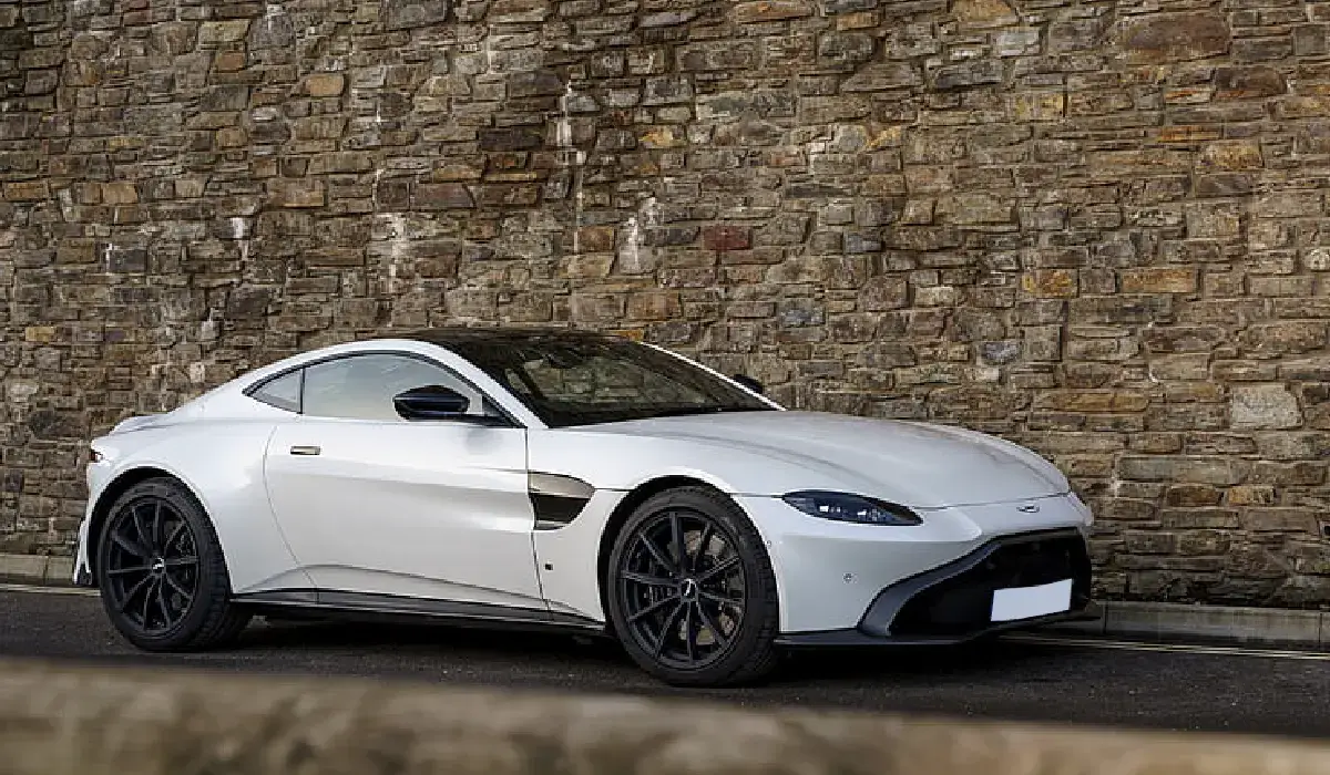 Aston Martin - Vantage - Luxury Car Rentals - Preowned Luxury Car - Exclusive Concierge Club-01-01.webp